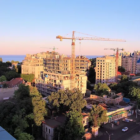 Bel'etazh S Vidom Na Teatr Muzkomedii Apartment Odesa