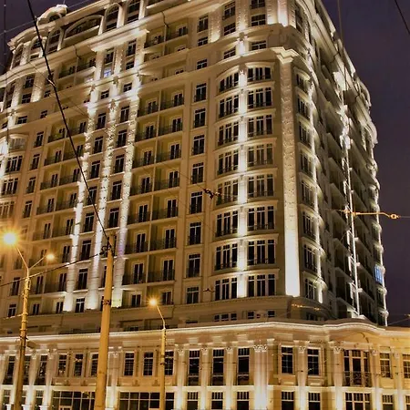 Apartment Bel'etazh S Vidom Na Teatr Muzkomedii