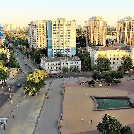 Bel'etazh S Vidom Na Teatr Muzkomedii * Odesa