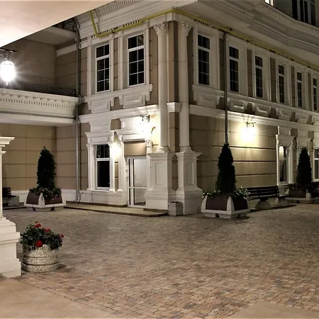 Bel'etazh S Vidom Na Teatr Muzkomedii * Одеса