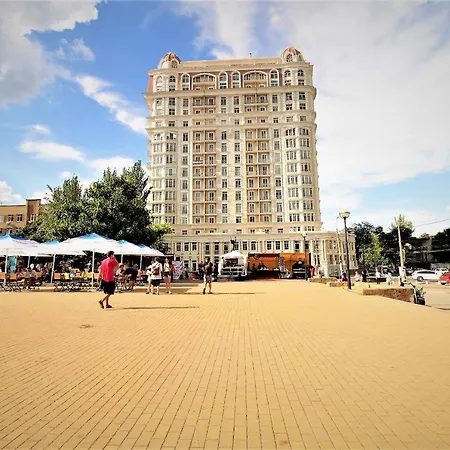 Apartment Bel'etazh S Vidom Na Teatr Muzkomedii Odesa