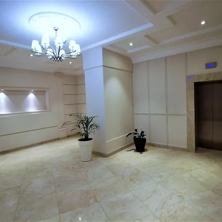Apartment Bel'etazh S Vidom Na Teatr Muzkomedii