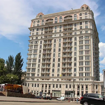 Bel'etazh S Vidom Na Teatr Muzkomedii Apartment *